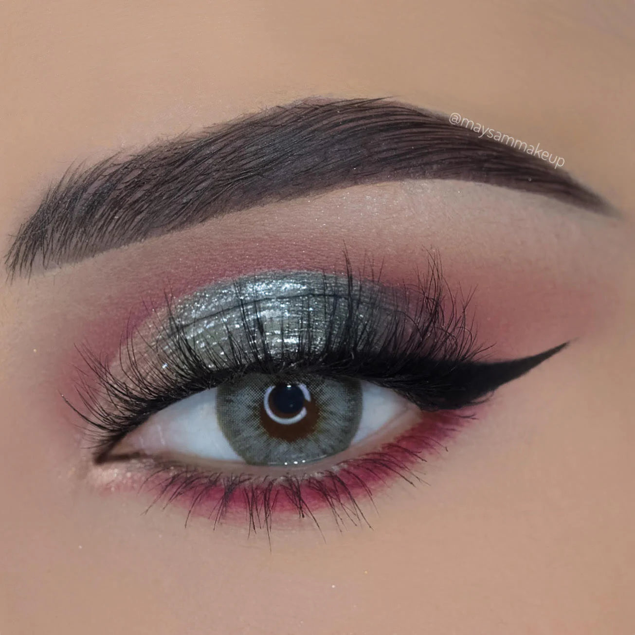 Ayn Noon Qaweya - Bold Eye Shadow